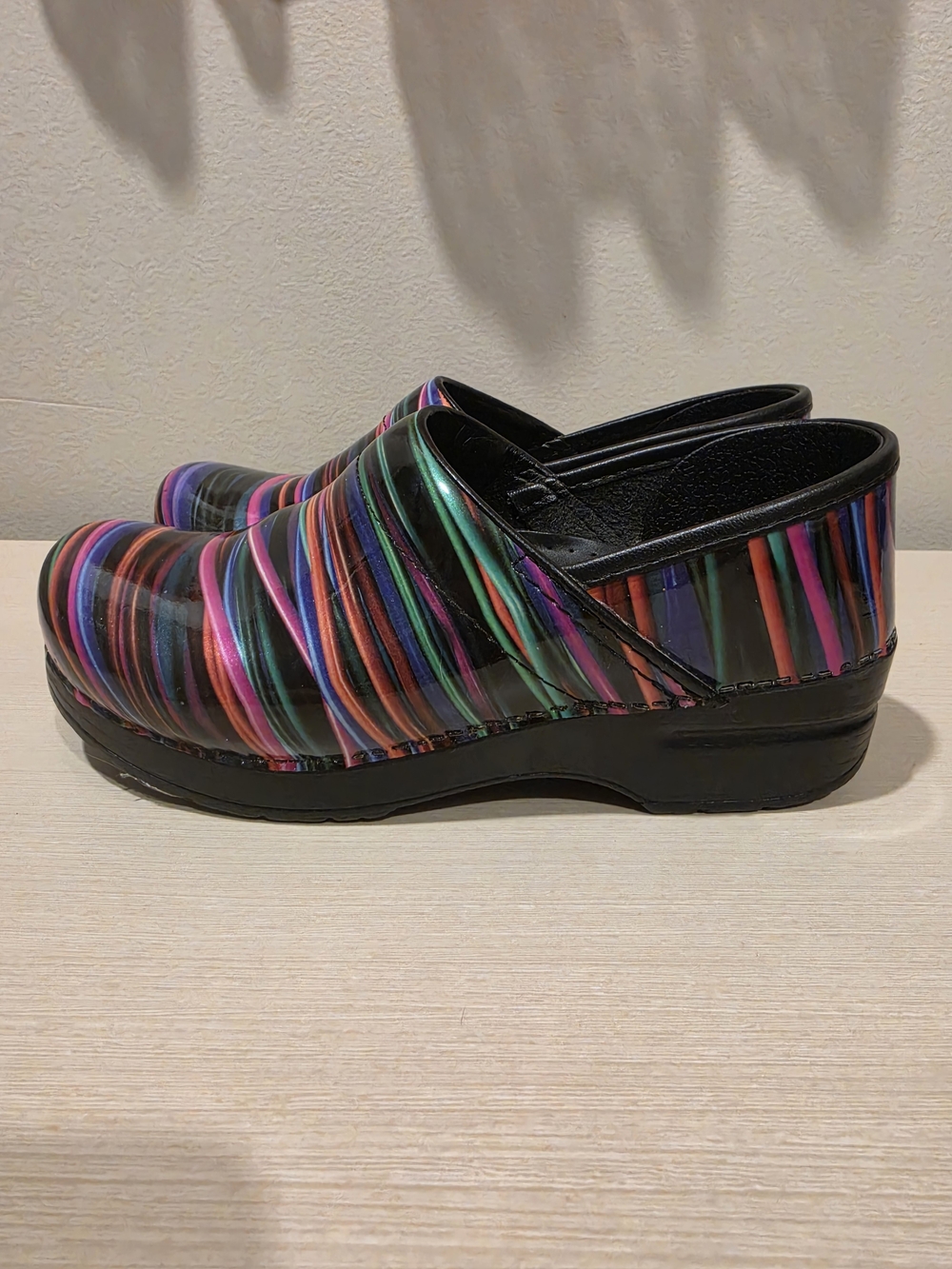 Dansko Professional Clogs 38 Multicolor Stripe Patent Leather Comfort Shoes - Picture 2 of 9